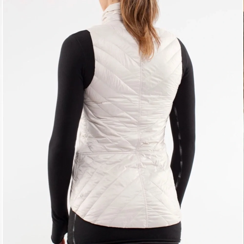 ⭐️ Lululemon Ride On Vest ⭐️ - Picture 2 of 14
